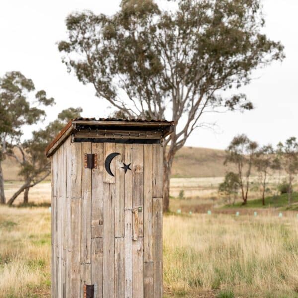 Outhouse Toilet Paddock Dreams (16)